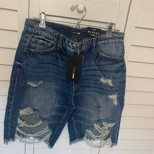 Fashion Nova High Rise Distressed Bermuda (NEW)